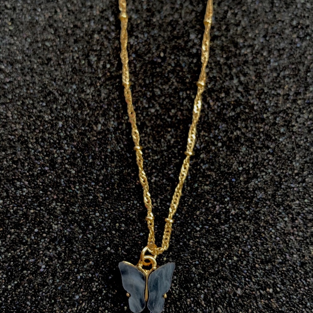 Butterfly necklaces - Picture 6 of 6